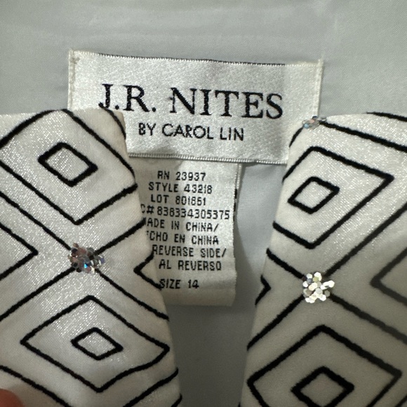 JR Nites by Carol Lin Black & White Geometric Blazer Jacket Size 14 - Picture 7 of 7